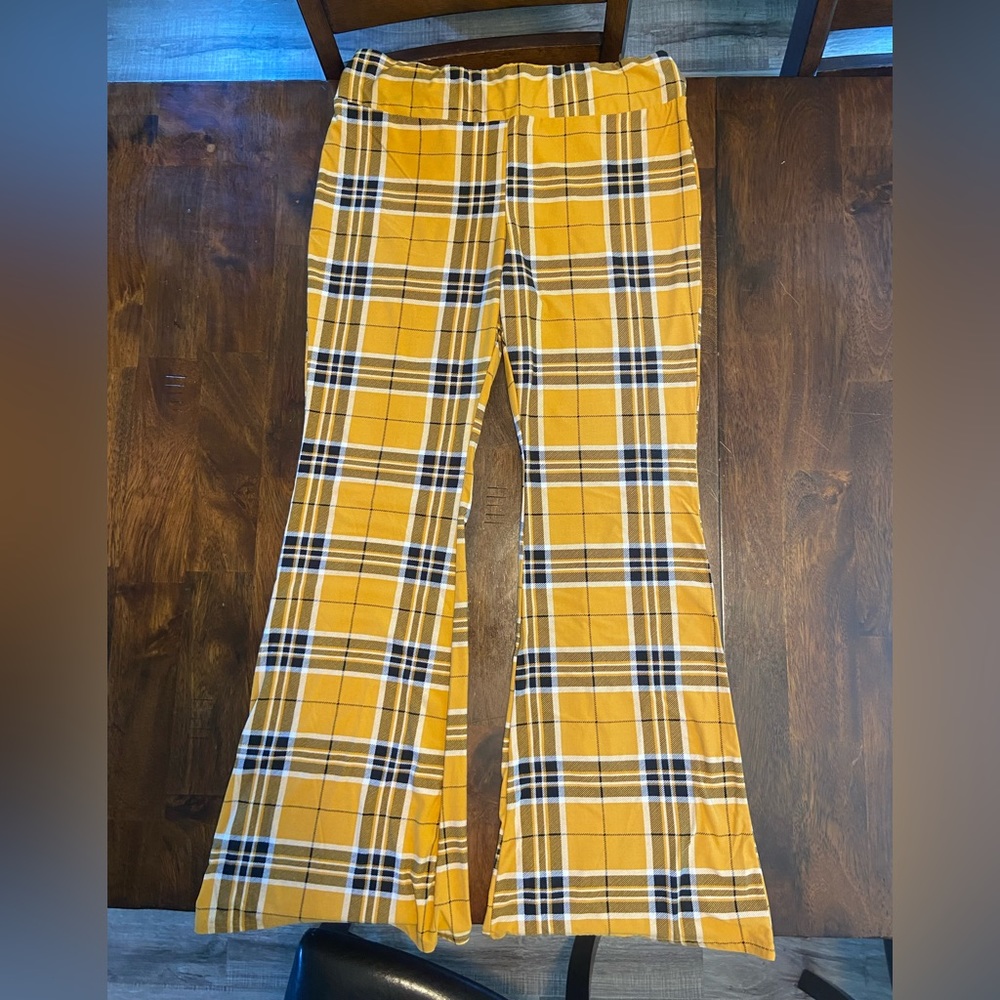 Yellow plaid flare leggings